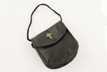 Load image into Gallery viewer, mds 9504/SG Leather Burse/Pyx case