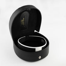 Load image into Gallery viewer, Real Leather Collar Case #9554