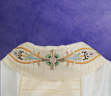 Load image into Gallery viewer, 613  Silk Hand embroidered  Chasuble