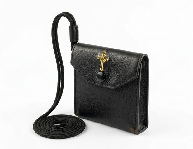 9557 . Leather Mid sizes Pyx case.
