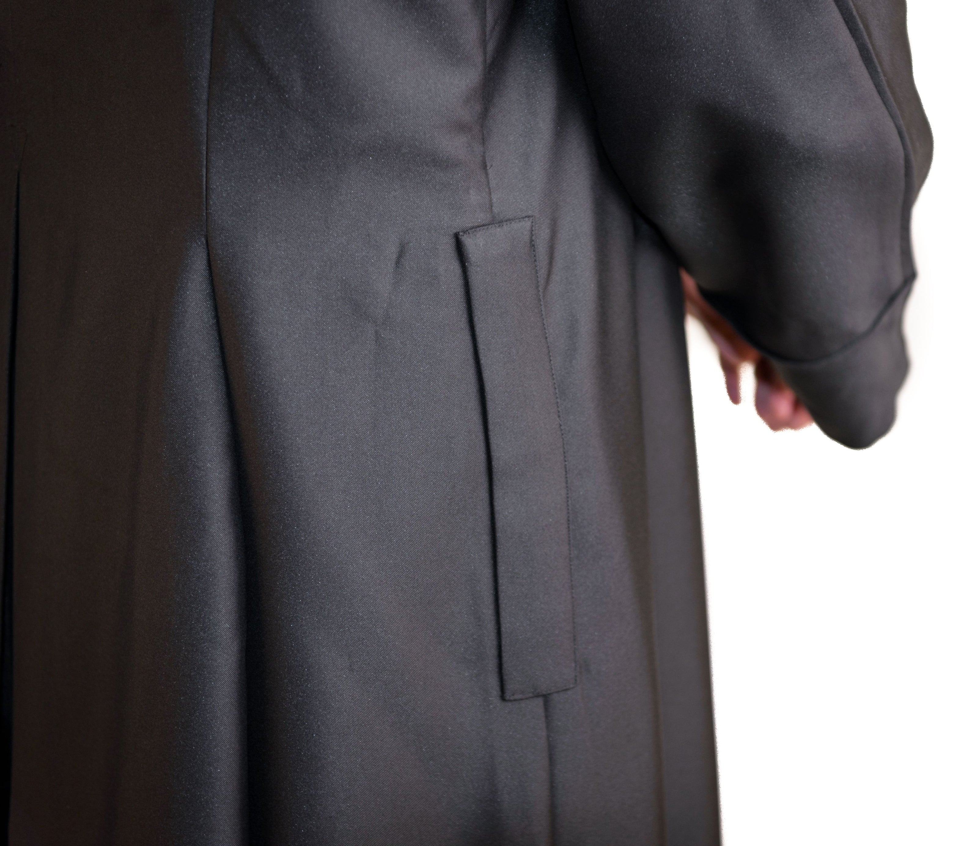 mds-C25- 18/33 button Classic Roman cassock-with/without zipper .