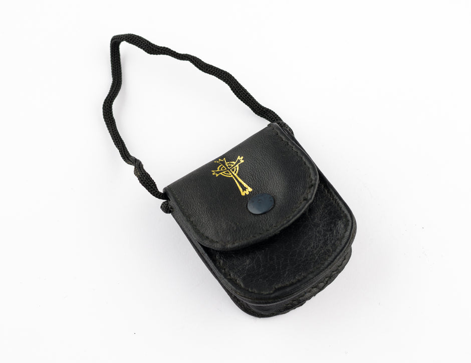 mds 9561 . Leather Small Pyx case.