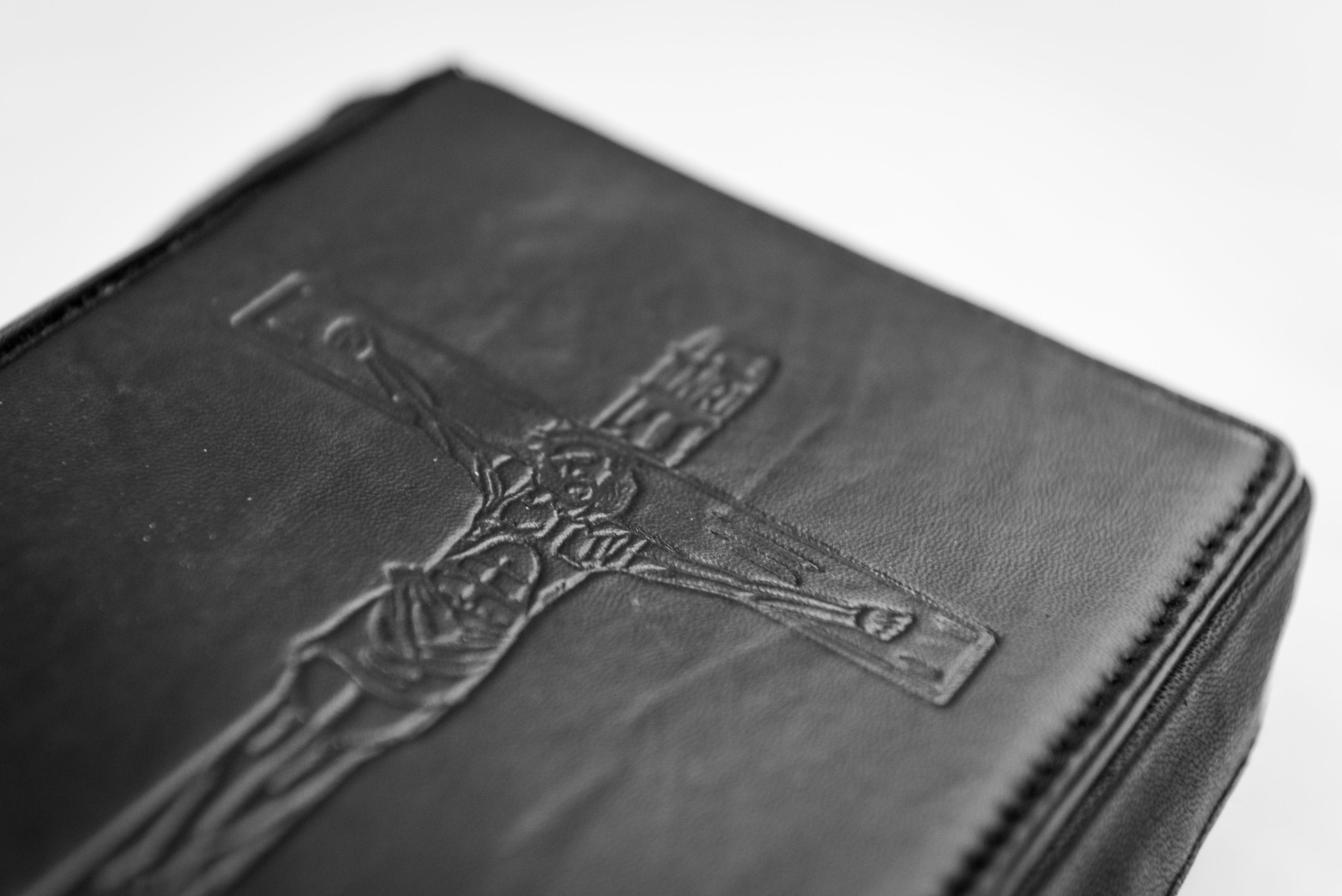 mds 9777/ Corpus Missal Cover - Real Leather
