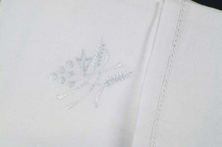 H135 Linen weave cotton grapes/wheat mass Linens