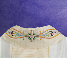 Load image into Gallery viewer, 613  Silk Hand embroidered  Chasuble
